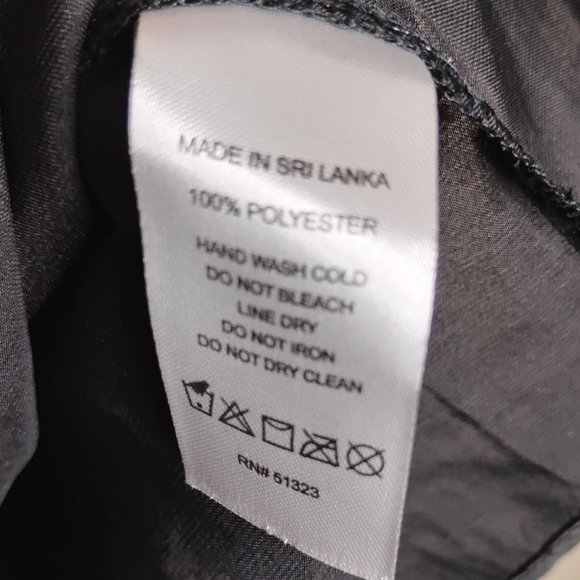 NWT Vince Camuto Black Satin Blouse Size S Elegant Party Staple - Picture 7 of 7